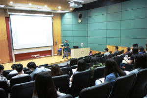 2015-16 (20151107) Guest Lecture - Dr. Aden Lau